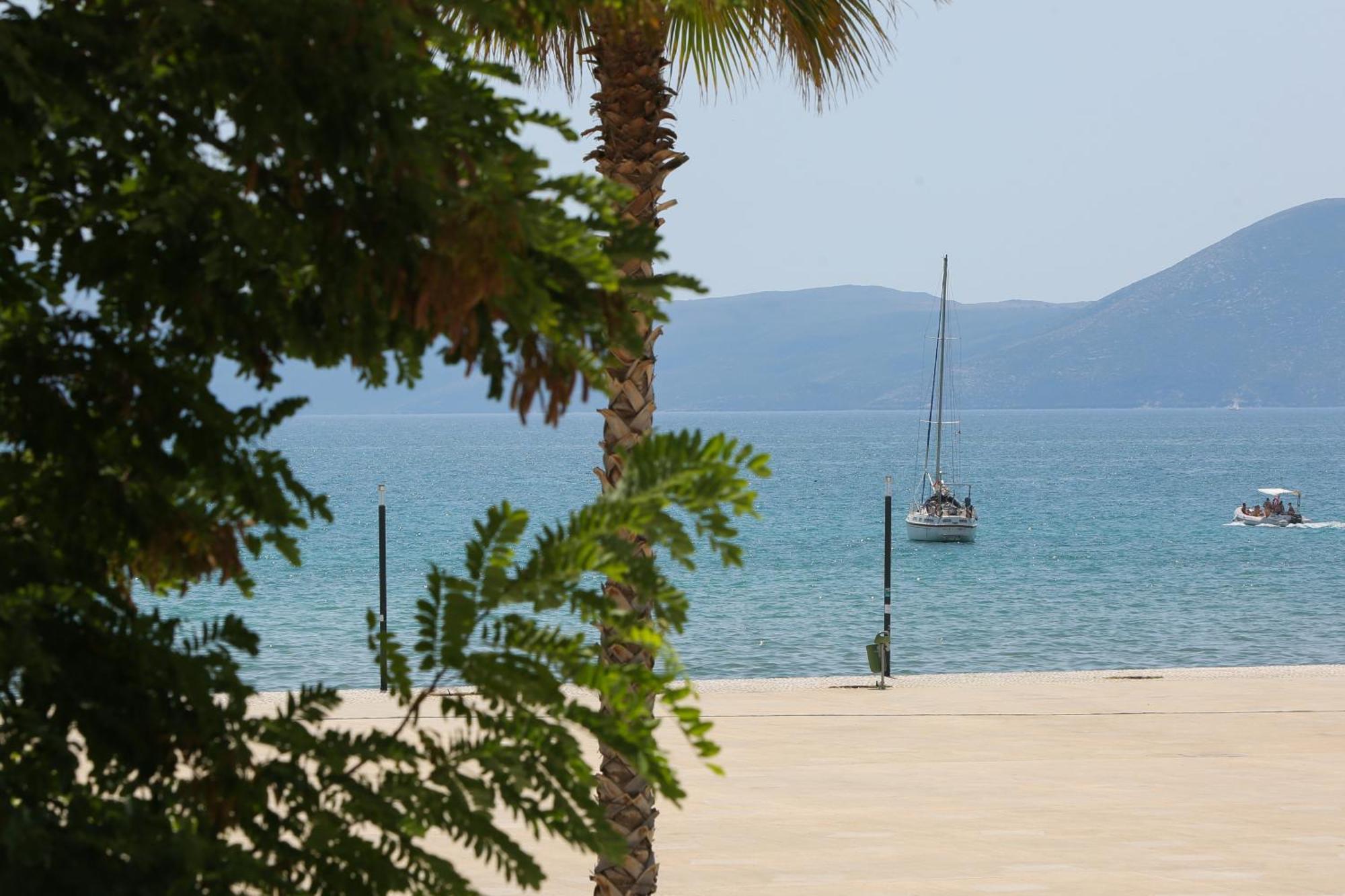 Hotel Brooklyn Vlorë Exterior foto